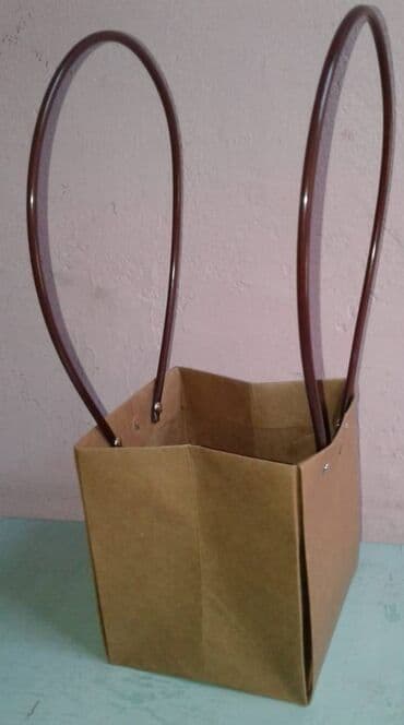 подарки из дерева: Hədiyyəlik boş səbət satılır. Materialı qalın kağız və plastik — 2