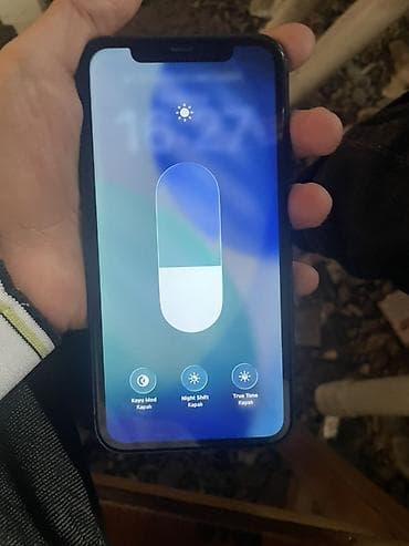 iphone 1w: IPhone 11, Qara — 3