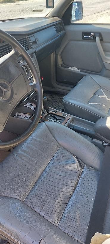 bmw 528 1996: Mercedes-Benz 190 (W201): 0.2 l | 1988 il Sedan — 5