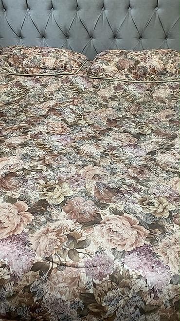 Çarpayı üçün dəst – çiçək naxışlı - Tərkib: yataq örtüyü və i4 ədəd