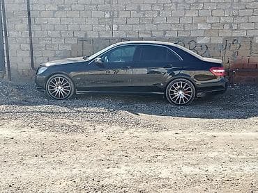 Avtomobil alışı: Mercedes-Benz E-Class sedan E 200 - Kuzov: Qara rəng, 4 qapılı sedan — 1