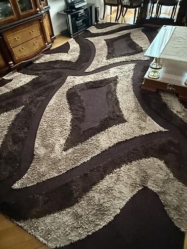 en ucuz pencere: 5 in 3 e xalça. 500 AZN. 1000 manata alınıb. 
Yuyulub verilecek — 4