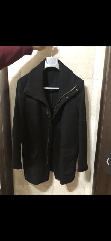 Köynəklər: Qara rəngli uniseks palto/jaket - Minimalist dizayn, düz kəsim - — 1