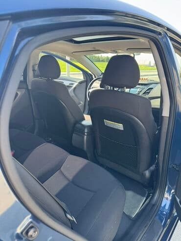 kia seed 2014: Hyundai Elantra: 1.8 l | 2015 il Sedan — 6