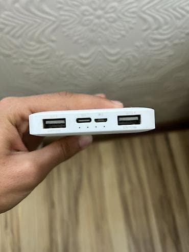 Redmi daşınan enerji bloku (power bank) 10000mAh - Rəng: ağ - Korpus — 2