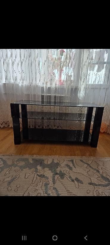 dibçək rəfi: Düz TV altlığı, Polkalı, Şüşəli — 1