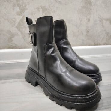 botlar: Ölçü: 36, rəng - Qara, İşlənmiş — 1