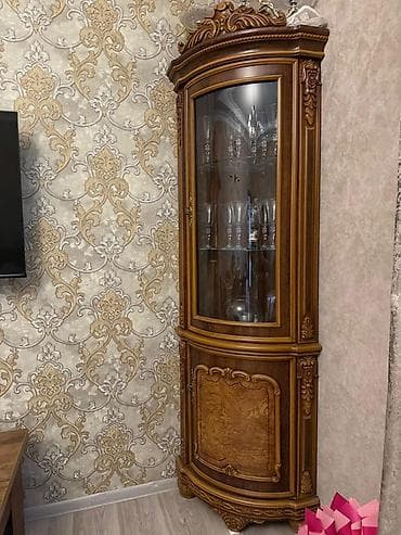 Şüşəli dolab vitrini, İşlənmiş, Ünvandan götürmə