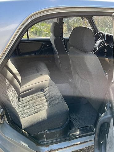 opel zafira a: QAZ 31105 Volga: 2.3 l | 2004 il 350350 km Sedan — 8