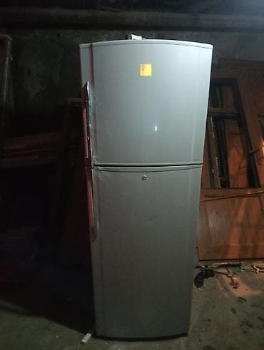 boyler satışı: Gümüş rəngli iki qapılı soyuducu - Üst hissədə dondurucu, alt hissədə — 1