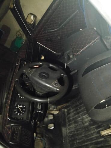 фольксваген бак: VAZ 2104, ağ rəng, sedan kuzov. Xarici: - Klassik “0” dizaynı, qara — 8