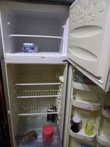 Plitələr və bişirmə panelləri: 2 qapılı Beko Soyuducu Satılır, rəng - Boz — 2