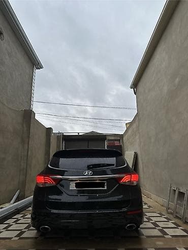 e 3 2: Hyundai i40: 1.7 l | 2012 il Universal — 10