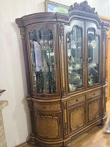 hamam dolabi: Klassik üslubda böyük vitrin-bufet - Material: təbii ağac massiv və — 3