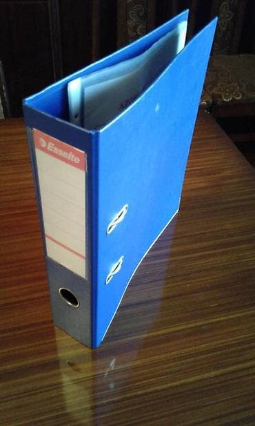 direl satisi: Müxtəlif növ sənəd qovluqları satılır. Biri 5 manat — 2