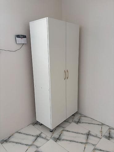 asılqan paltar: Dolab ela veziyyetde Qiymet 100 azn Unvan Hezi.A. Elave ödenisle — 2