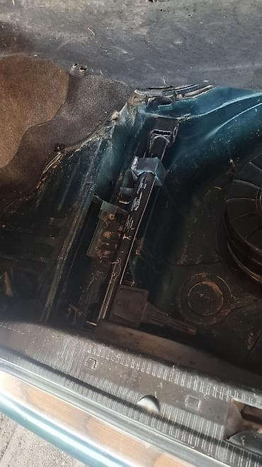 Мототранспорт: Mercedes-Benz C-Class: 1.8 л | 1997 г. Седан — 9