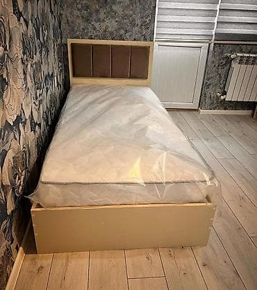 Кровати: Односпальная кровать, С подъемным механизмом, С матрасом, Без выдвижных ящиков — 3