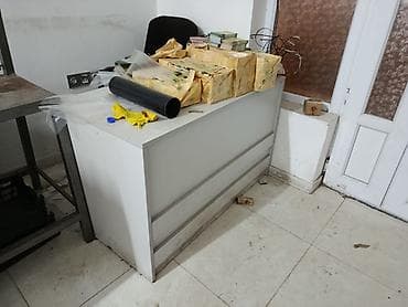 işlenmiş masalar: Ofis ucun stol ve kreslo birlikde 150 azn — 1