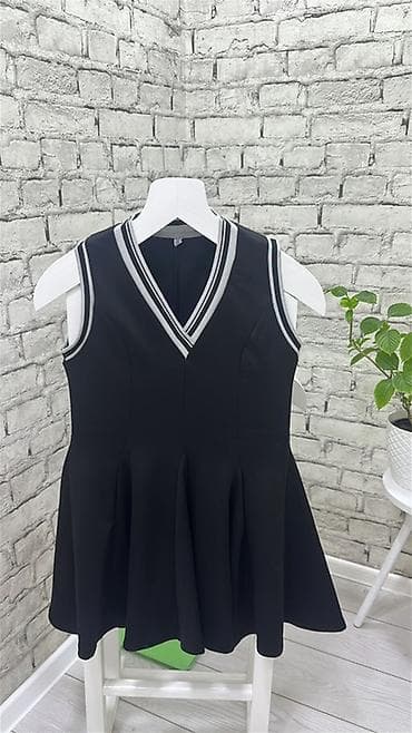 sade dön modelleri: Qız uşaqları üçün qolsuz paltar - Rəng: qara - Üslub: idman-klassik — 1