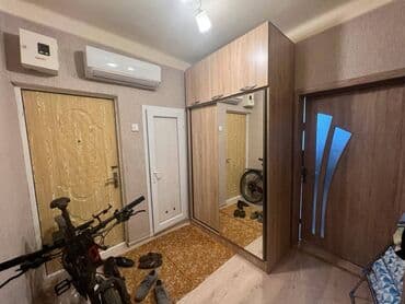 sumqayit 12 mkr ev satilir: Bakı, 3 otaqlı, Köhnə tikili, m. Xalqlar Dostluğu, 62 kv. m — 9