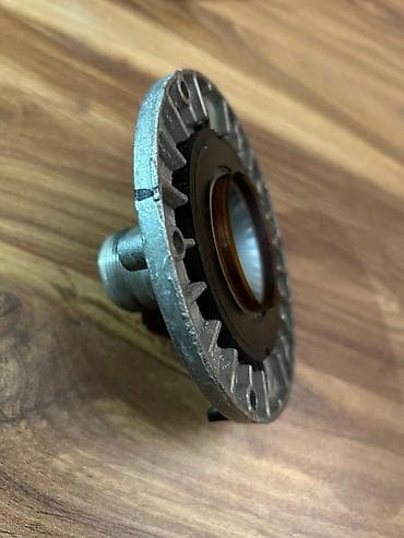 Electro Voice T251-in ustunde gelenlerdendir.DH-2.Remontda olmayib