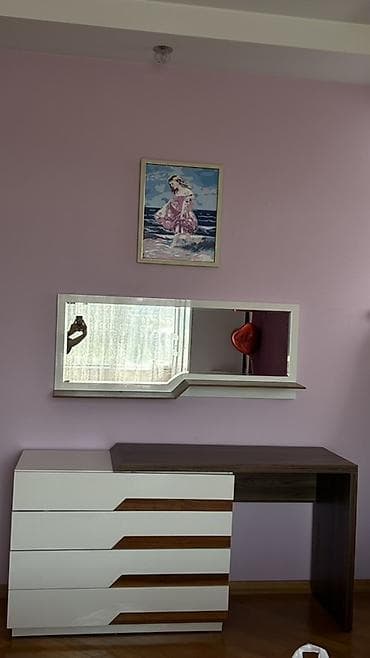 Mebel dəsti – 600 alınıb.komod 2-ci əldi, iş/üz masası və divardan — 8