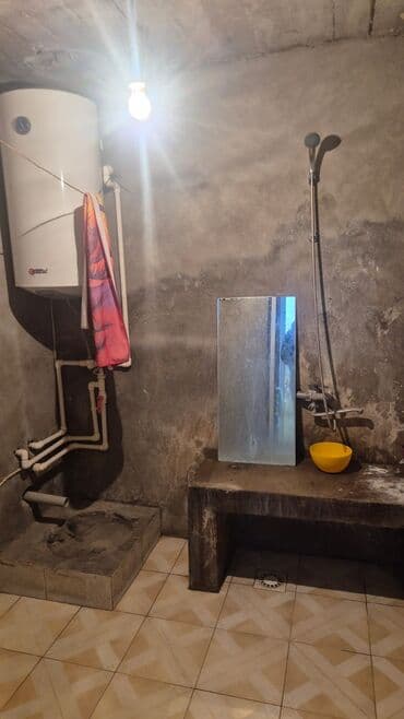 покупка и продажа жилья: Şüvəlan qəs. 2 otaqlı, 40 kv. m, Orta təmir — 8