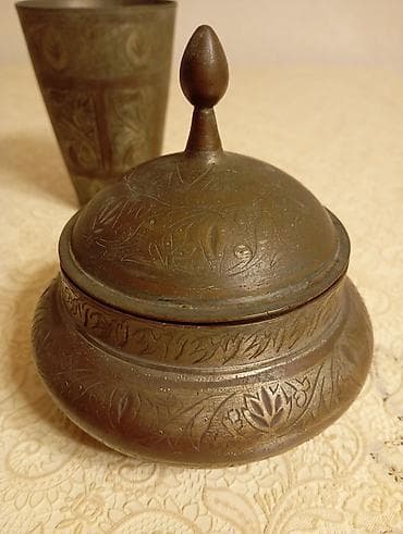 qedimi pullarin alinmasi: Qədim mis-latun şəkər qabı və stəkan (XIX əsrin sonu). Qiymət: 350 — 3