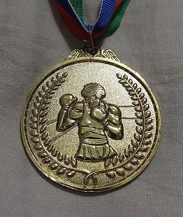 Dəbilqələr: Boks medal dəsti - Rənglər: qızıl, gümüş, bürünc - Dizayn: Hər iki — 9