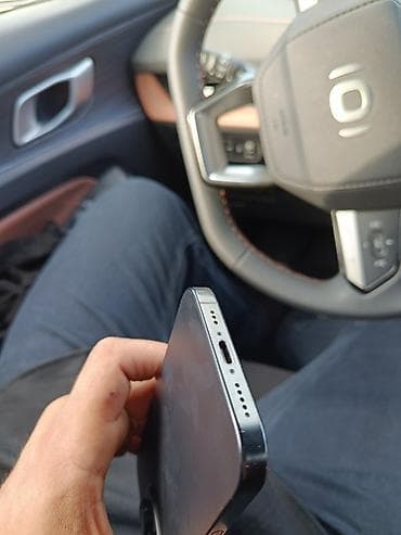 IPhone 16 Pro, 128 GB, Qara, Simsiz şarj — 7