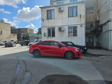 turbo az qız maşınları: Chevrolet Cruze sedan – parlaq qırmızı rəngdə, şəhər üçün dinamik və — 13