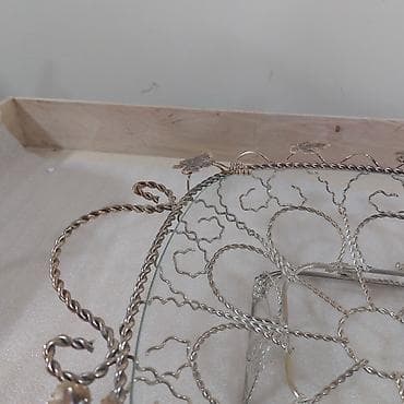 Dekorativ metal səbət – şüşə altlıqla - Material: gümüşü rəngli metal lalafo.az -da Dekorativ metal səbət – şüşə altlıqla - Material: gümüşü rəngli metal