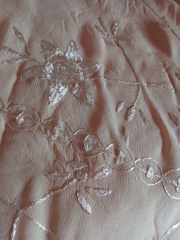 nə alsan 10 15 manat instagram: Şal bej rəngdə, üzərində gümüşü saplarla tikilmiş naxışları olan zərif — 4