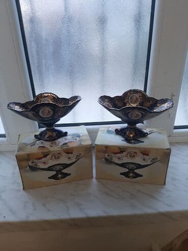 Konfet qabi cütü 40 azn
Xurustal gül qabi 60azn