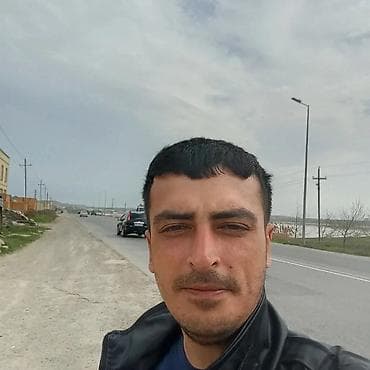 xarici olkede is axtariram: Salam fehle işi axtarıram Binəqədi Novxanı yolunda qalıram olsa xeber — 1