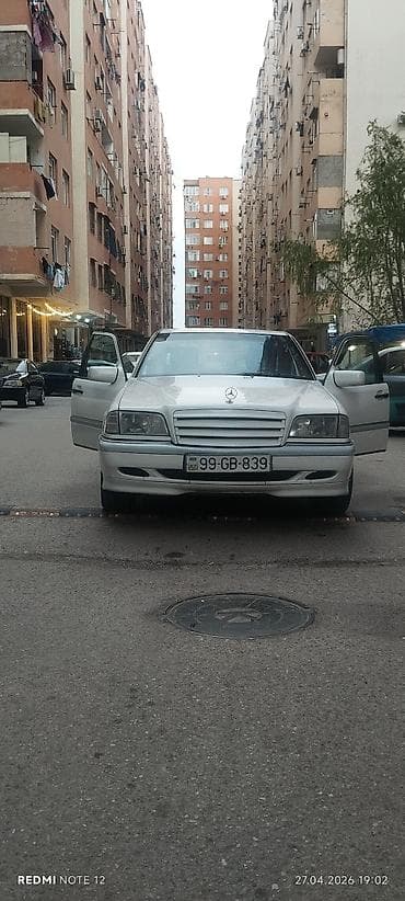 04 sat: Mercedes-Benz C 200: 2 l | 1997 il Sedan — 3