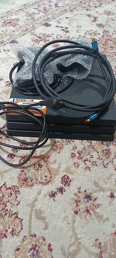sony 3: PlayStation 4 Pro oyun konsolu - Model: Sony PlayStation 4 Pro (CUH — 5