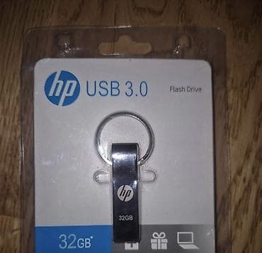 Fleşka. 32Gb. Tezedi. 30 manata alınıb. daha böyük hafızalı alındığı — 2