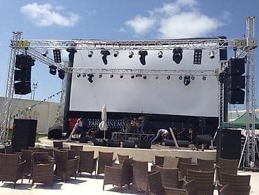 hava kompressoru: Açıq hava tədbirləri üçün səhnə və avadanlıq icarəsi - Peşəkar — 1