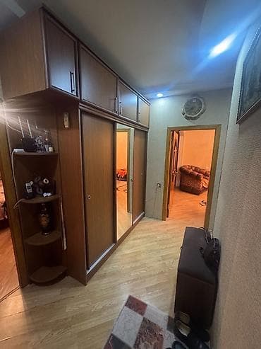 skafi: Qonaq otağı və dəhliz üçün çoxfunksiyalı dolab sistemi - Material — 1