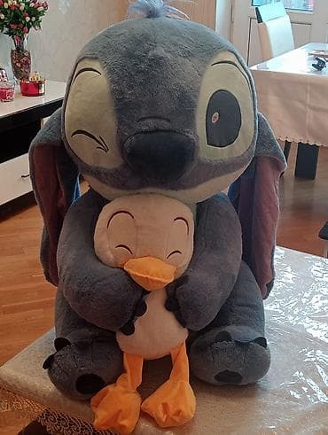 Böyük ölçülü Stich. Sevimli, diqqətçəkən dizaynı ilə həm uşaqlar
