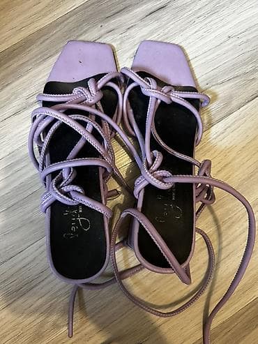 Basanoşka və səndəllər: Bənövşəyi krujeva qayışlı qadın sandaleti - Rəng: açıq bənövşəyi — 1