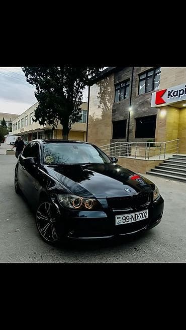 BMW 3 Series (E90) sedan – qara rəng, AZ dövlət nömrə nişanı — 2