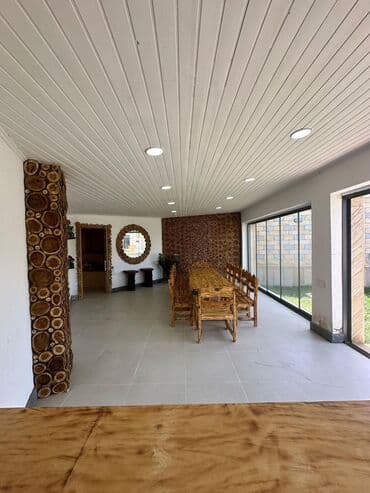 композитные бассейны в баку: Hovuz olan həyət evi. Ərazidə istirahət üçün günəş çarpayıları, stol — 16