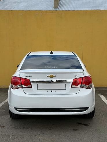 maşın nol altı: Chevrolet Cruze: 1.4 l | 2015 il 198000 km Sedan — 9