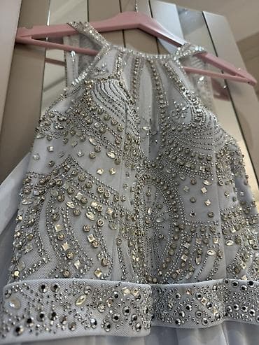 libaslar: 300alinib 1defe geyinilib Ağ-göy rəng tonlarında uzun şifon gecə — 4