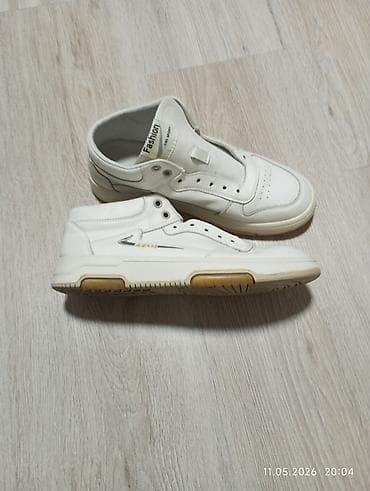 Белые, кожаные кросовки новые Ağ rəngli unisex idman ayaqqabısı -