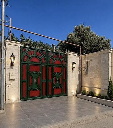 qabilar: Darvaza. Qalin list demirden yiqilib. Kecen il esasli rengelnib masin — 1