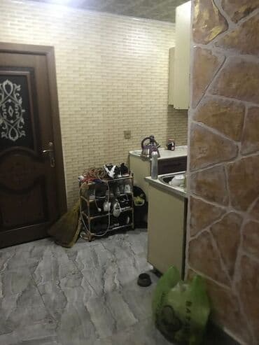 qaxda kirayə evlər 2024: Qazax Rayonu Bazarstor ilə üz bə üz bina 3 otaqlı mənzil kirayə — 2